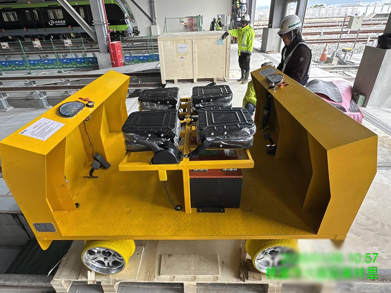 Optimized for Track Inspection – The equipment is designed for stable and easy operation. It precisely fits the specifications of high-speed rail tracks, providing reliable support for safety monitoring and quality control, making it an indispensable tool for inspection and maintenance in high-speed rail construction.