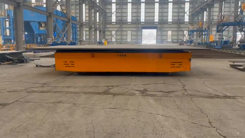 This project was a new procurement for another one of their workshops. Their requirements were clear: a vehicle with a 36-ton load capacity, capable of moving forward and backward, traversing laterally, and rotating 360 degrees on the spot. Upon receiving the client’s requirements, we immediately proposed a solution—the Omnidirectional Transfer Cart. This equipment meets all of the client’s needs and is equipped with a large-capacity battery, supporting up to 3 days of continuous operation.